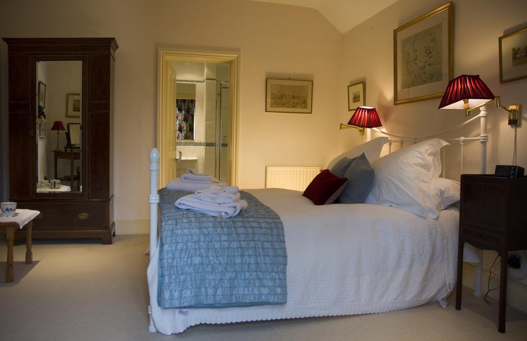 รู้ควู้ด ฟาร์มเฮาส์ Bed & Breakfast นิวเบอรี ภายนอก รูปภาพ