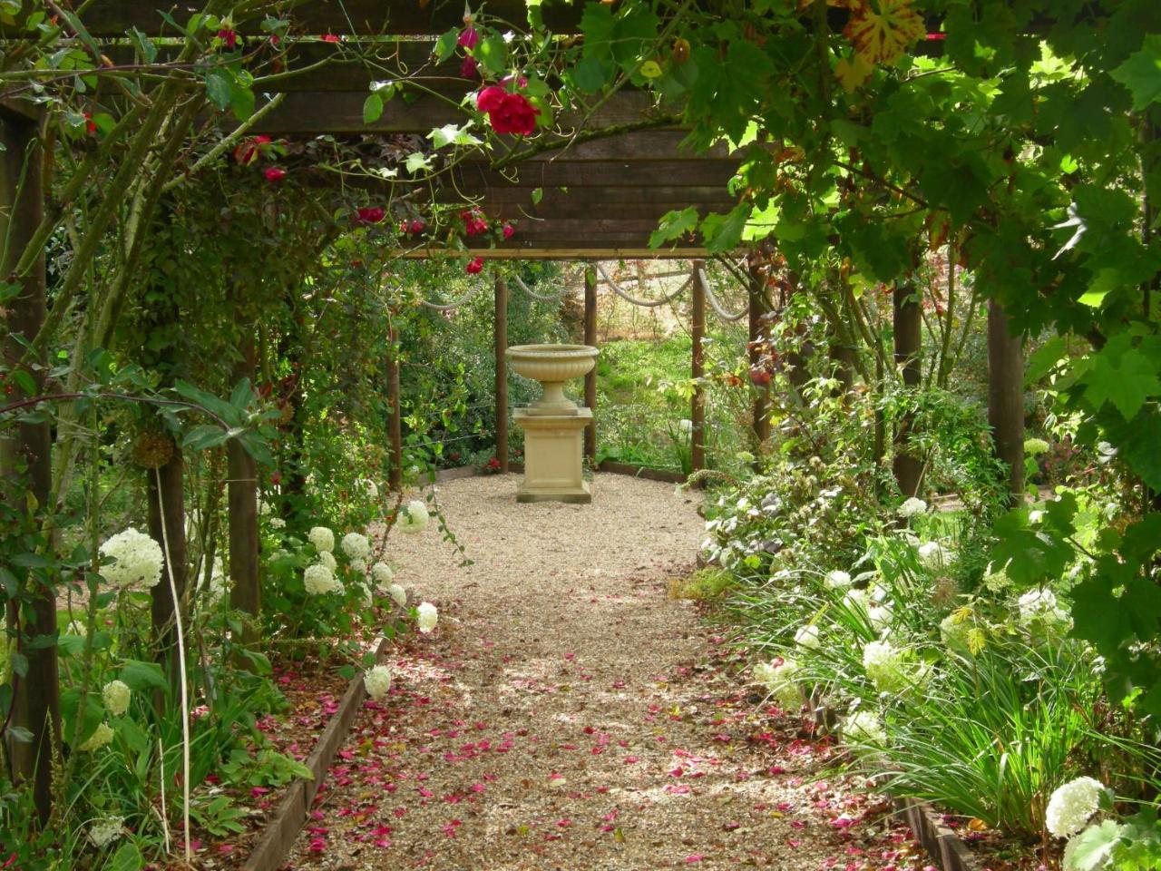 รู้ควู้ด ฟาร์มเฮาส์ Bed & Breakfast นิวเบอรี ภายนอก รูปภาพ